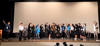 「高校生サミット会場」記念写真2