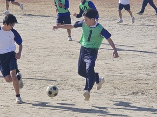 サッカー３